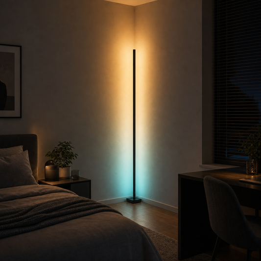 Corner Glow RGB Eck-Stehlampe im Schlafzimmer mit ruhiger Abendstimmung